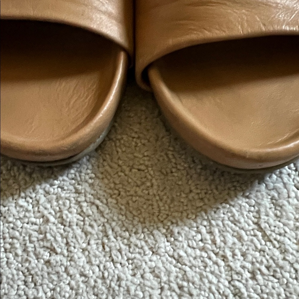 Beek Gallito Honey Leather Slides - Picture 8 of 10